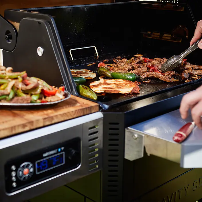 MASTERBUILT Gravity Series 800 Digitaler Holzkohlegrill + Smoker + Grillplatte-4