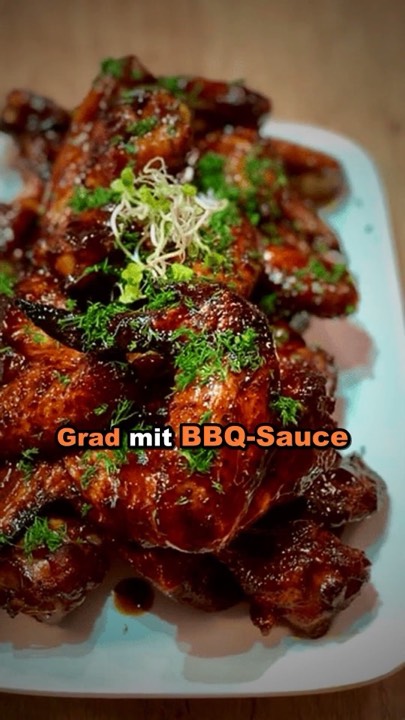 Chicken Wings in BBQ-Sauce vom Kamado Bono